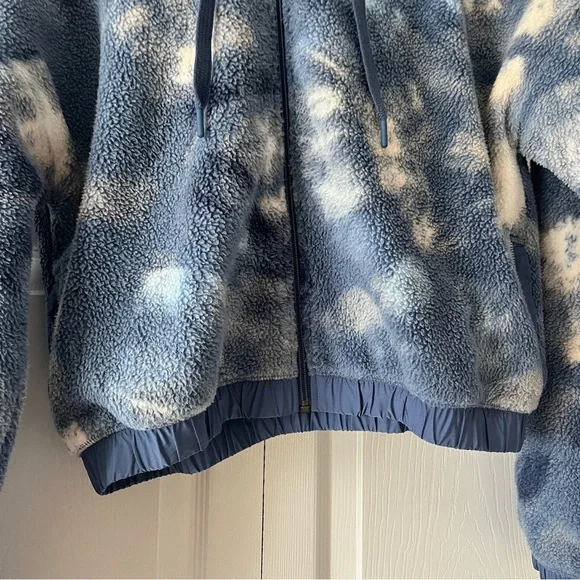 Sold - x-list Aerie Offline Blue and White Fleece Jacket Hooded Zip-Up Medium - Picture 2 of 4